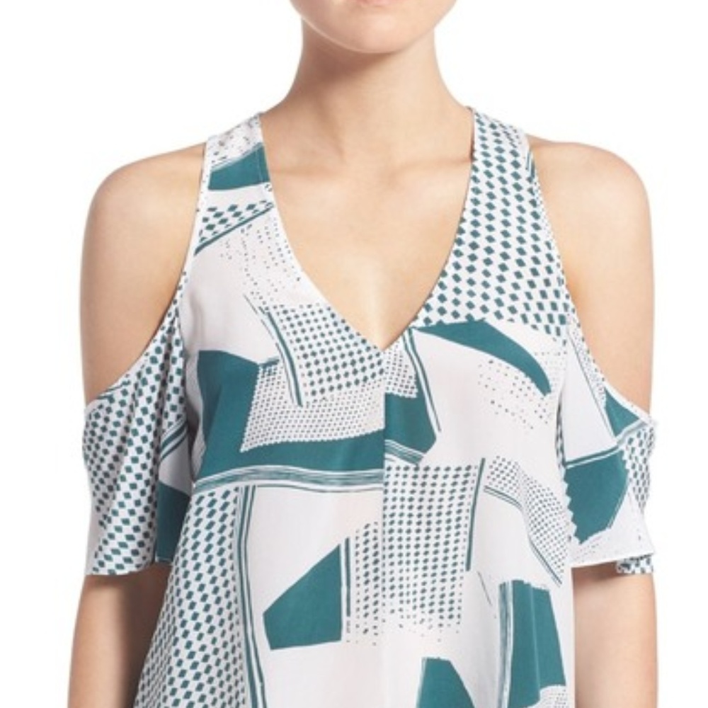 Trouve sx Cold Shoulder V-neck Blouse